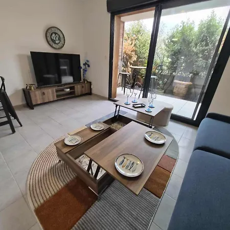 Confortable Rez De Jardin- Terrasse - Parking Apartamento Narbona