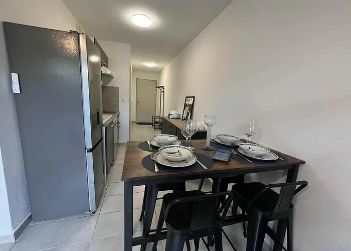 Confortable Rez De Jardin- Terrasse - Parking Appartement *